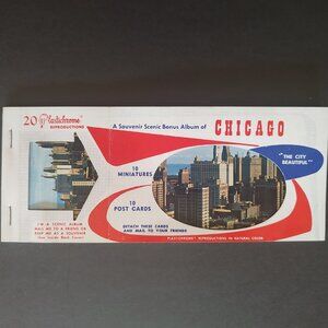 Souvenir Scenic Album of Chicago City Beautiful 10 Plastichrome Post Card Book